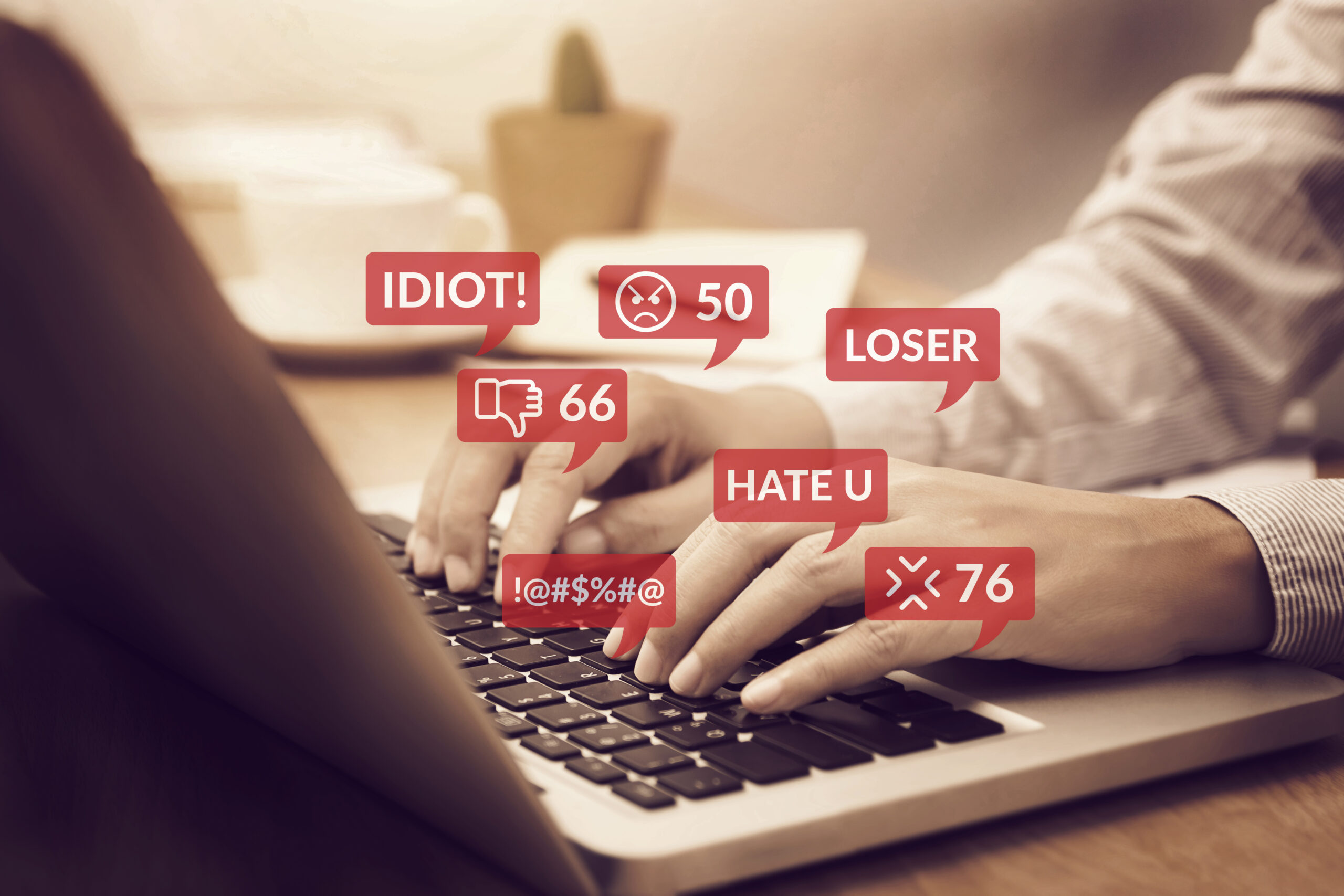 post-con-insulti-su-facebook-reputazione-su-internet-diffamazione-facebook